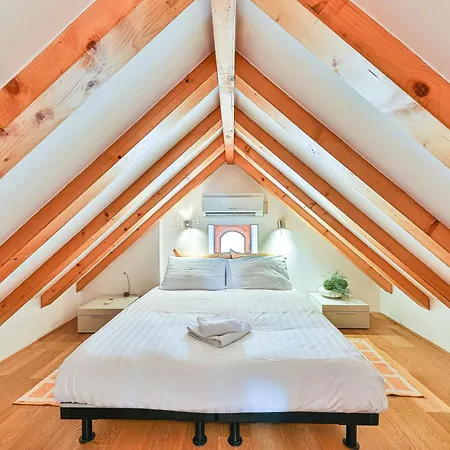 Augubio Penthouse Apartment Split