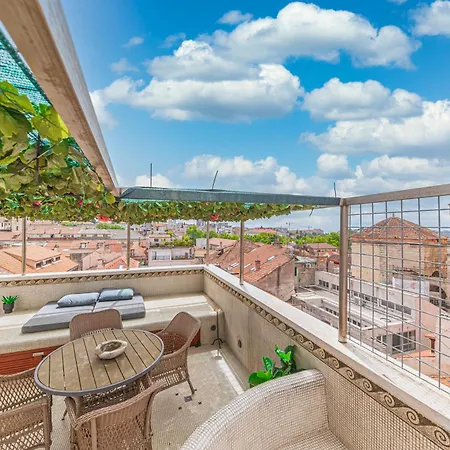 Augubio Penthouse Apartment