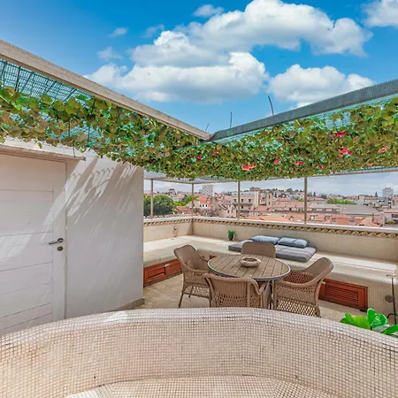 Augubio Penthouse Apartment