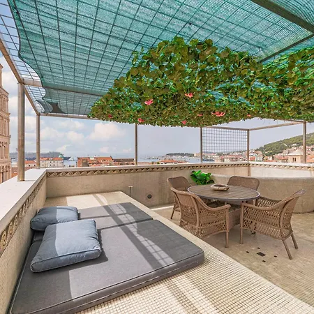 Augubio Penthouse Apartment