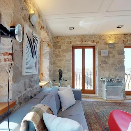Augubio Penthouse Апартаменти *