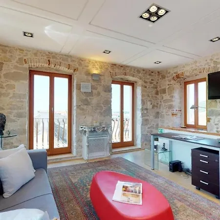 Augubio Penthouse Appartement *