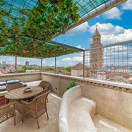 Augubio Penthouse Спліт
