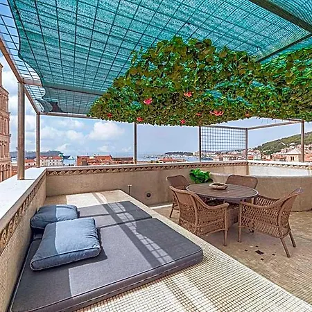 Augubio Penthouse Апартаменти