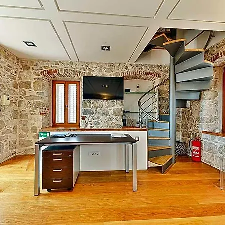 Augubio Penthouse Апартаменти *