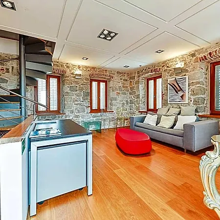 Апартаменти Augubio Penthouse Спліт