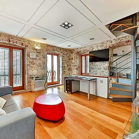 Augubio Penthouse Апартаменти
