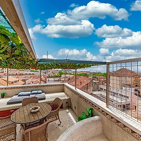 Augubio Penthouse Апартаменти *
