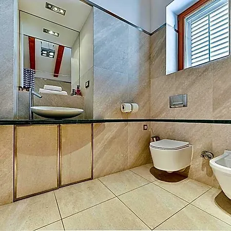 Апартаменти Augubio Penthouse *