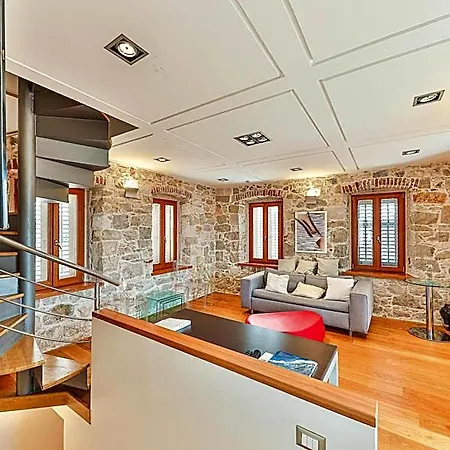 Augubio Penthouse *