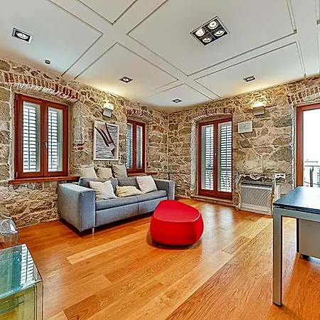 Augubio Penthouse Апартаменти *