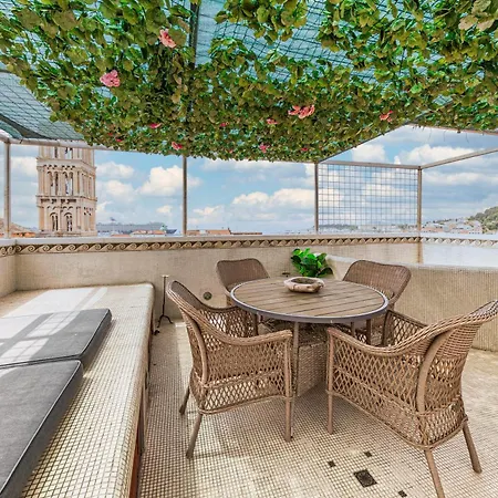 Augubio Penthouse Appartement *