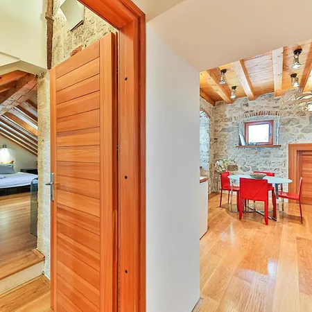 Augubio Penthouse Appartement *